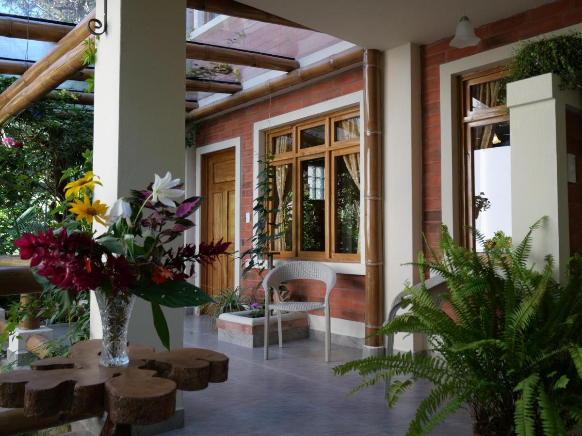 Casa Del Rio En Mindo Bed & Breakfast エクステリア 写真