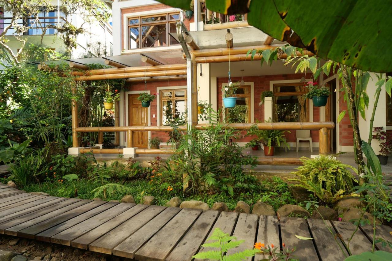 Casa Del Rio En Mindo Bed & Breakfast エクステリア 写真