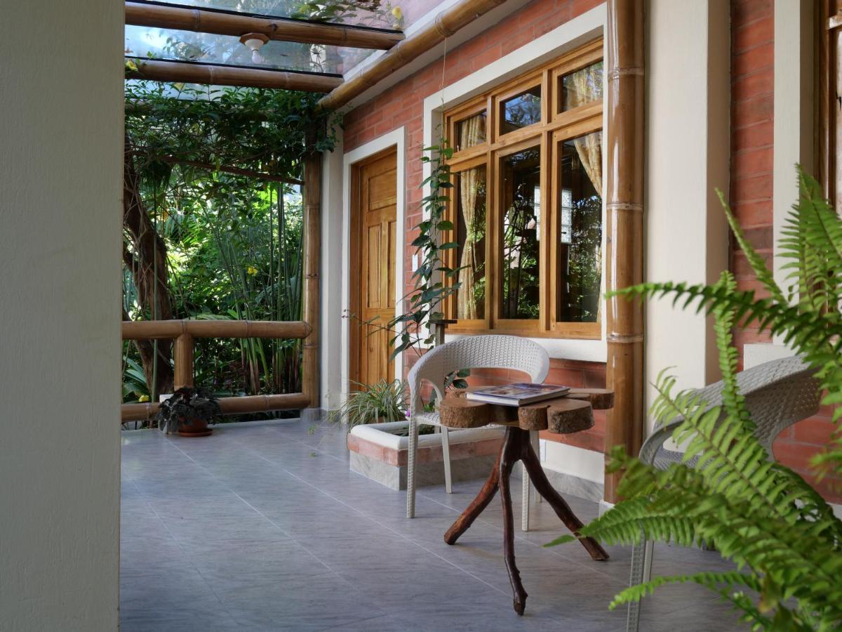 Casa Del Rio En Mindo Bed & Breakfast エクステリア 写真