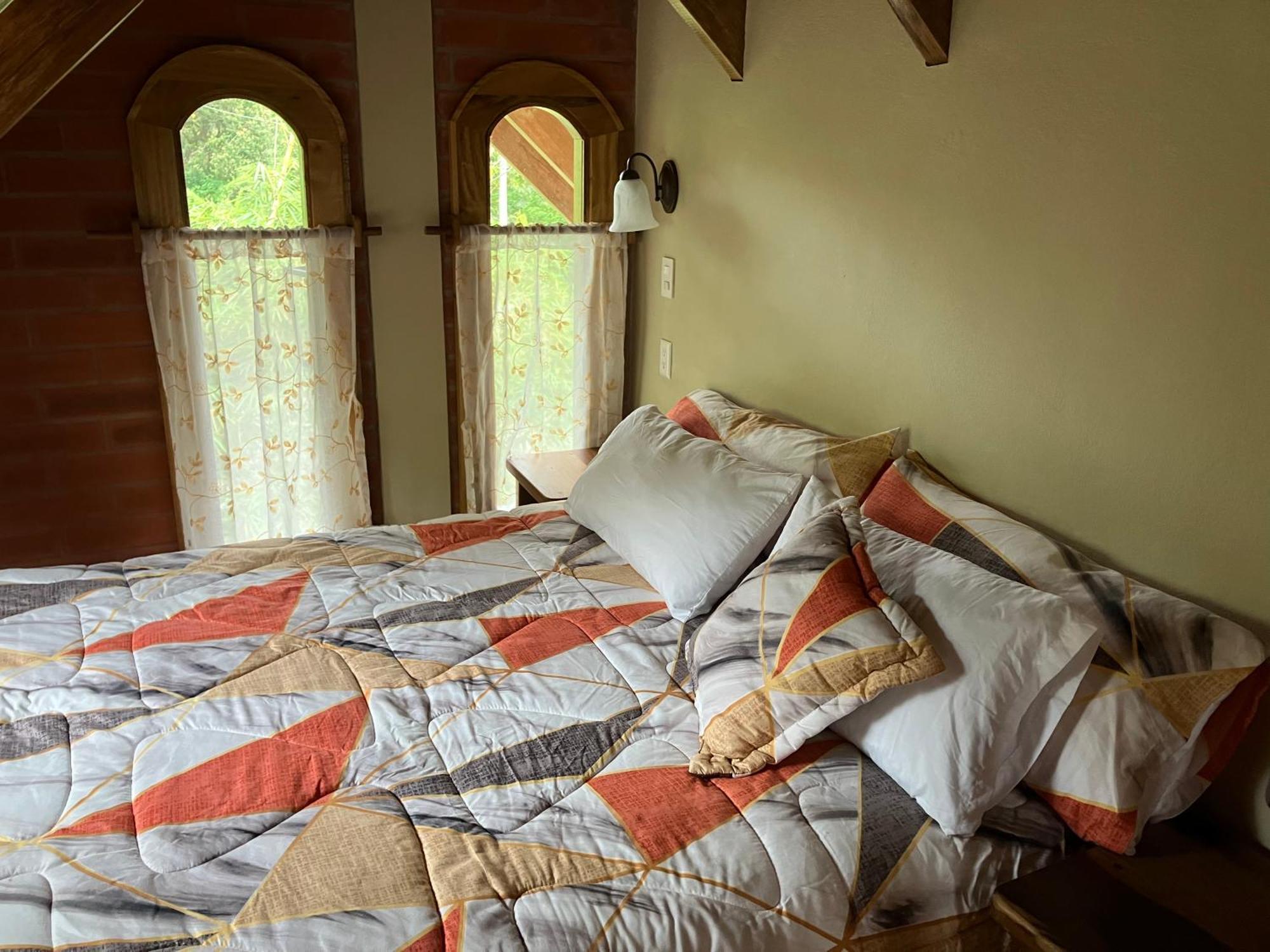 Casa Del Rio En Mindo Bed & Breakfast エクステリア 写真
